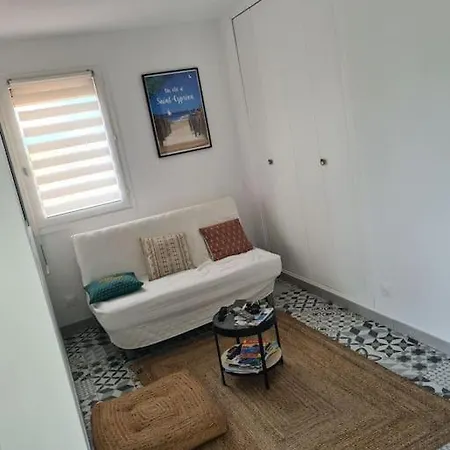 Cosy Cyprien Apartment